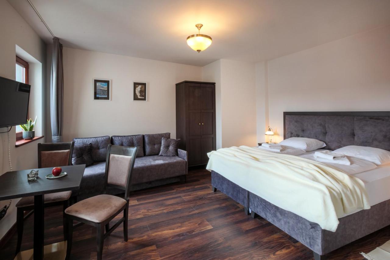 Zeppelin Apartments Simple Acomodation Jelenia Gora Exterior photo