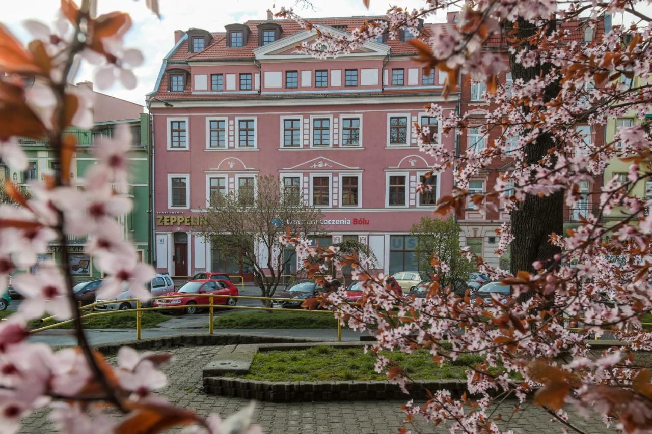 Zeppelin Apartments Simple Acomodation Jelenia Gora Exterior photo