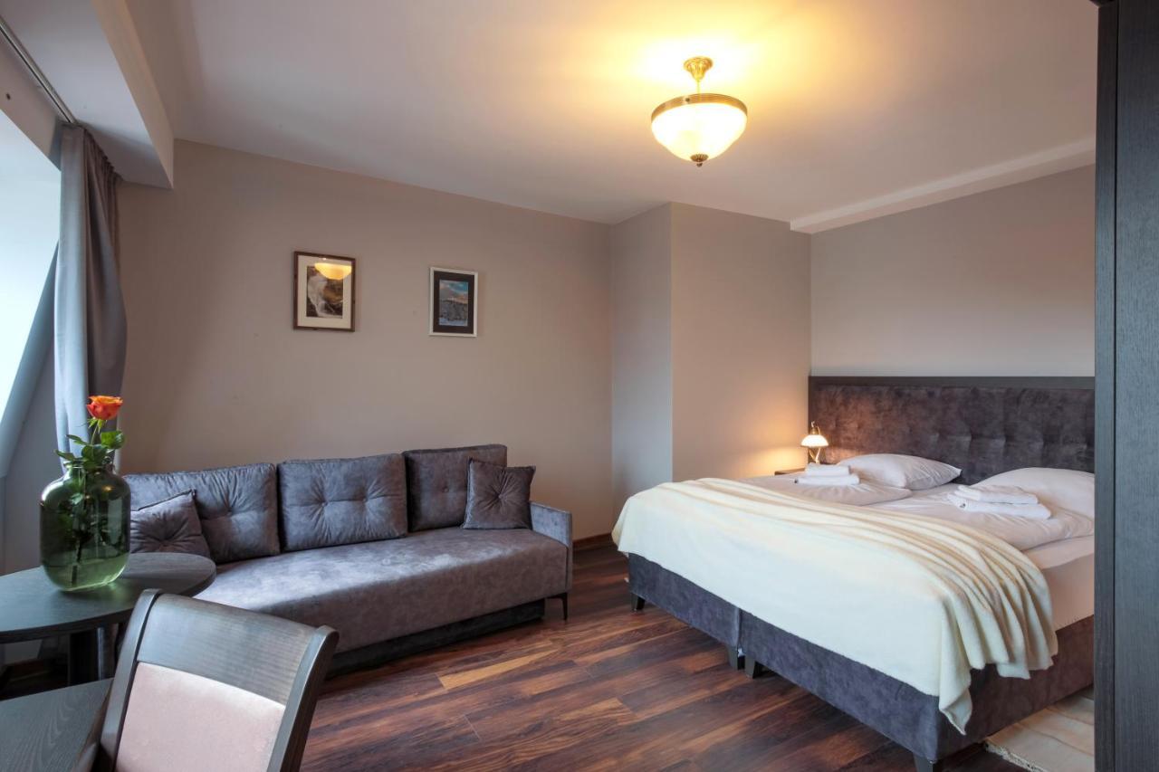 Zeppelin Apartments Simple Acomodation Jelenia Gora Exterior photo