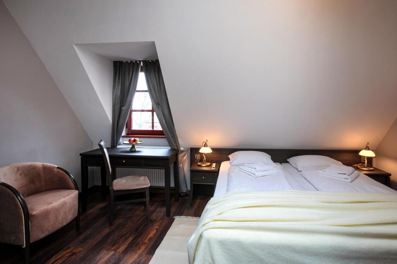 Zeppelin Apartments Simple Acomodation Jelenia Gora Exterior photo